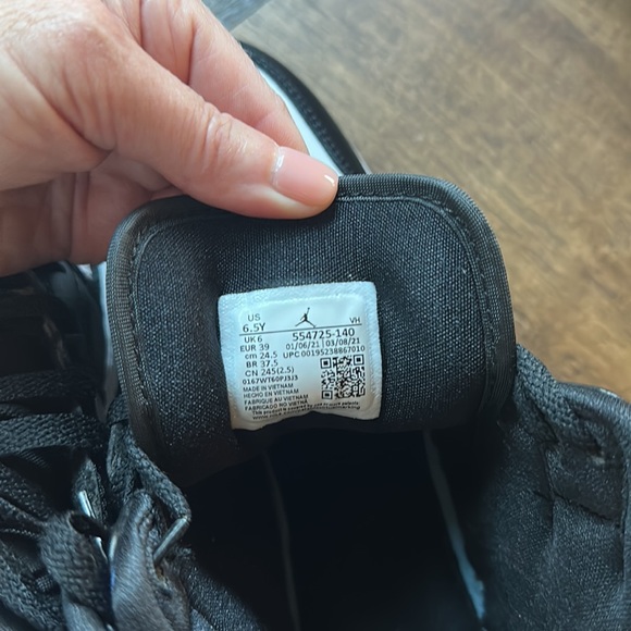 Air Jordan 1 Mid (GS) sz 6.5 youth - Picture 8 of 11